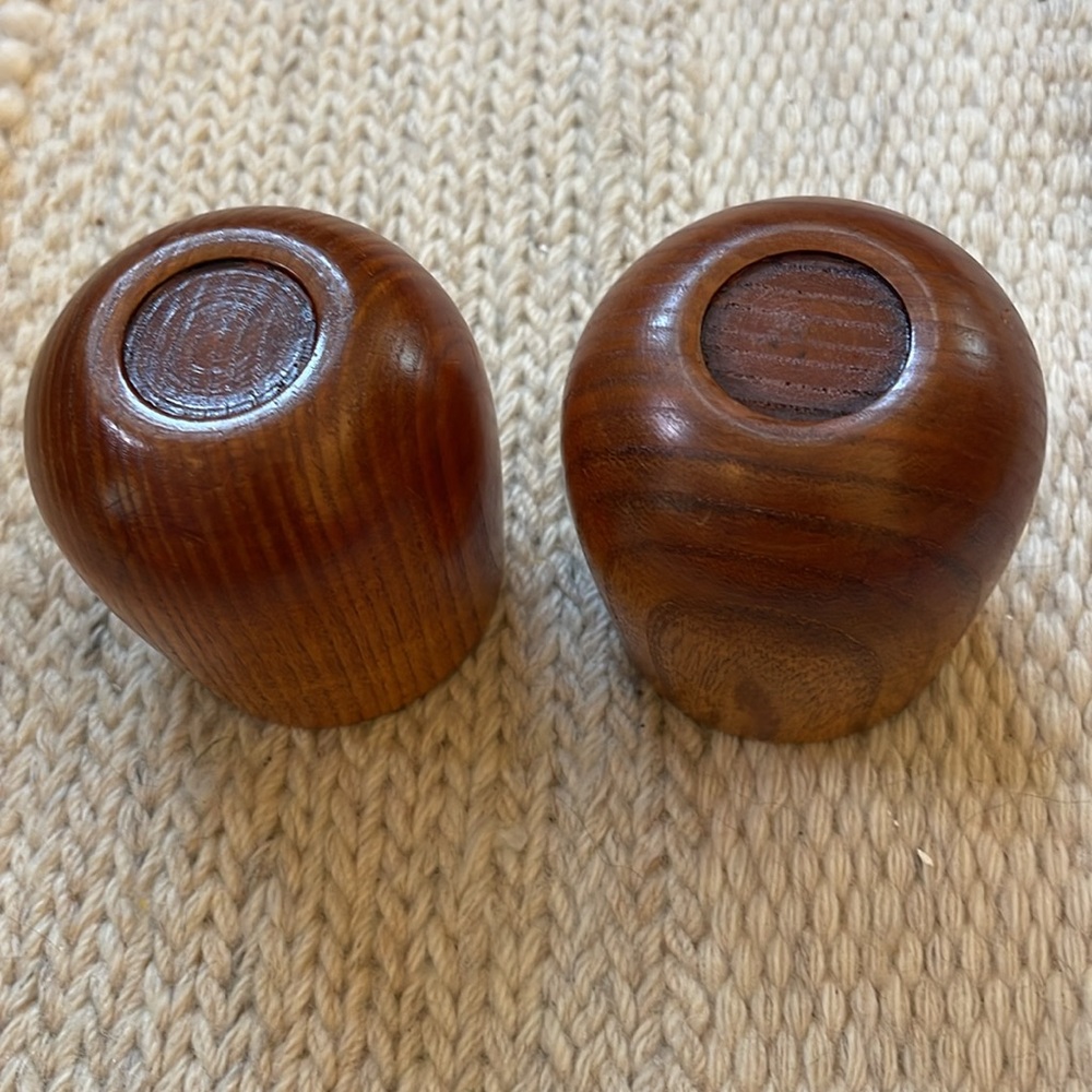 Small Wooden Cups - Picture 2 of 4